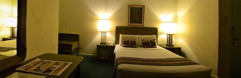 Villa Margarita Hotel Davao Екстер'єр фото