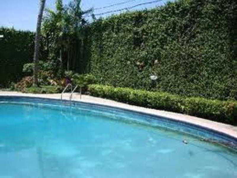 Villa Margarita Hotel Davao Екстер'єр фото