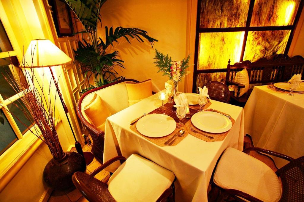 Villa Margarita Hotel Davao Екстер'єр фото