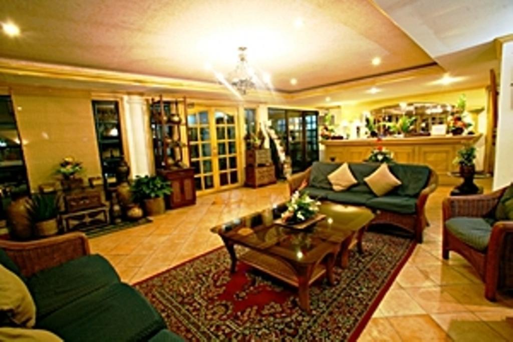 Villa Margarita Hotel Davao Екстер'єр фото